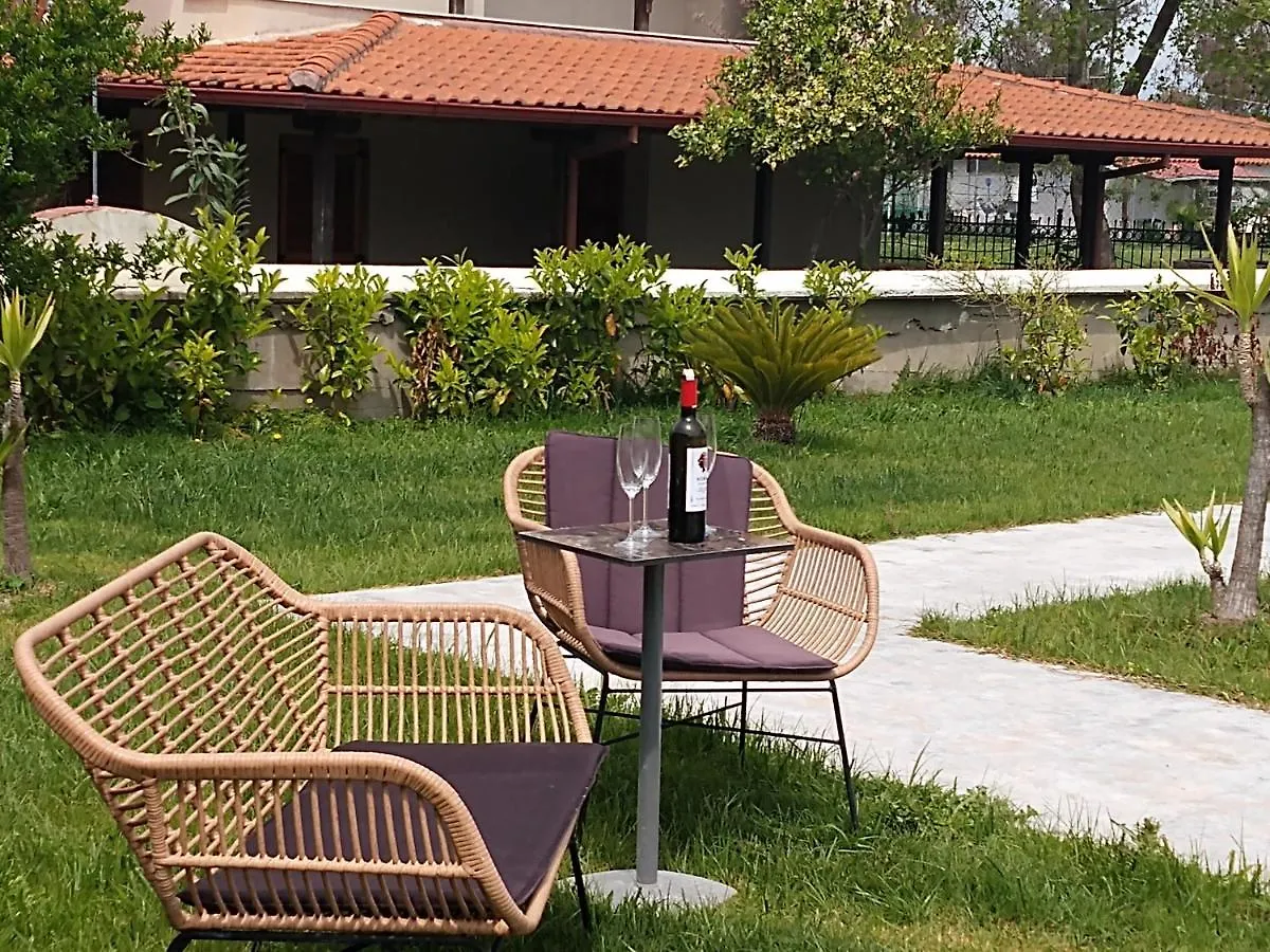 V Luxury Suites Pefkochori Griechenland