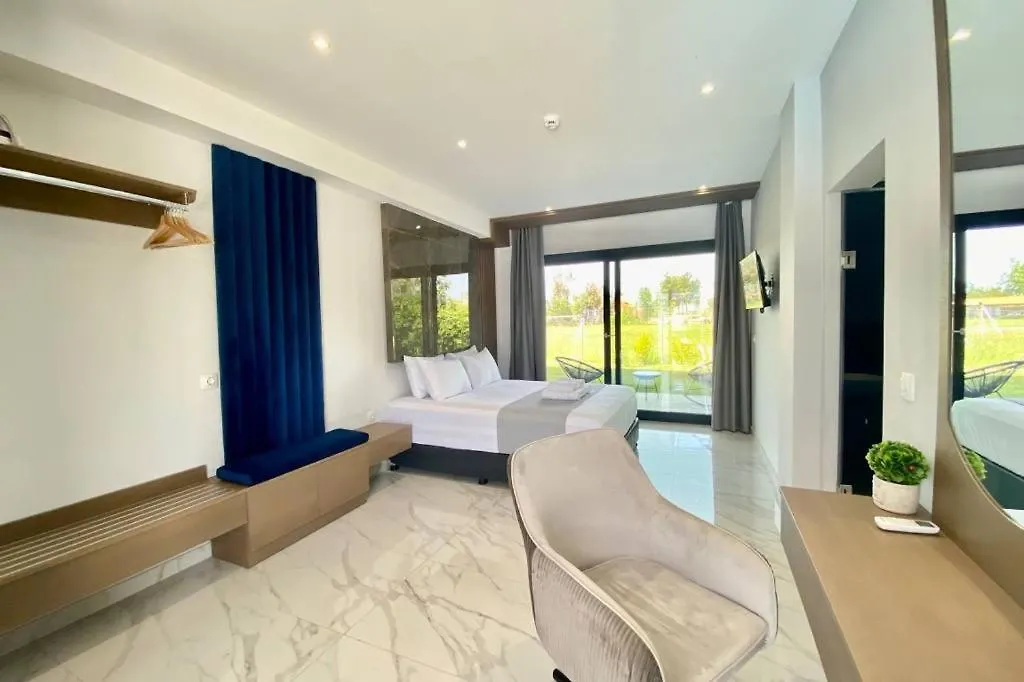 Gasthof V Luxury Suites Pefkochori